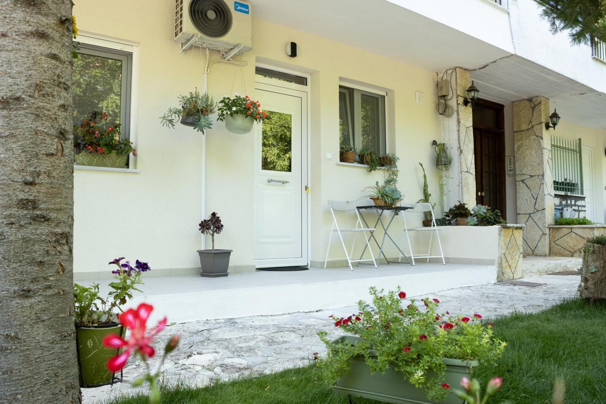 Garden Appartment Ioannina Exterior photo