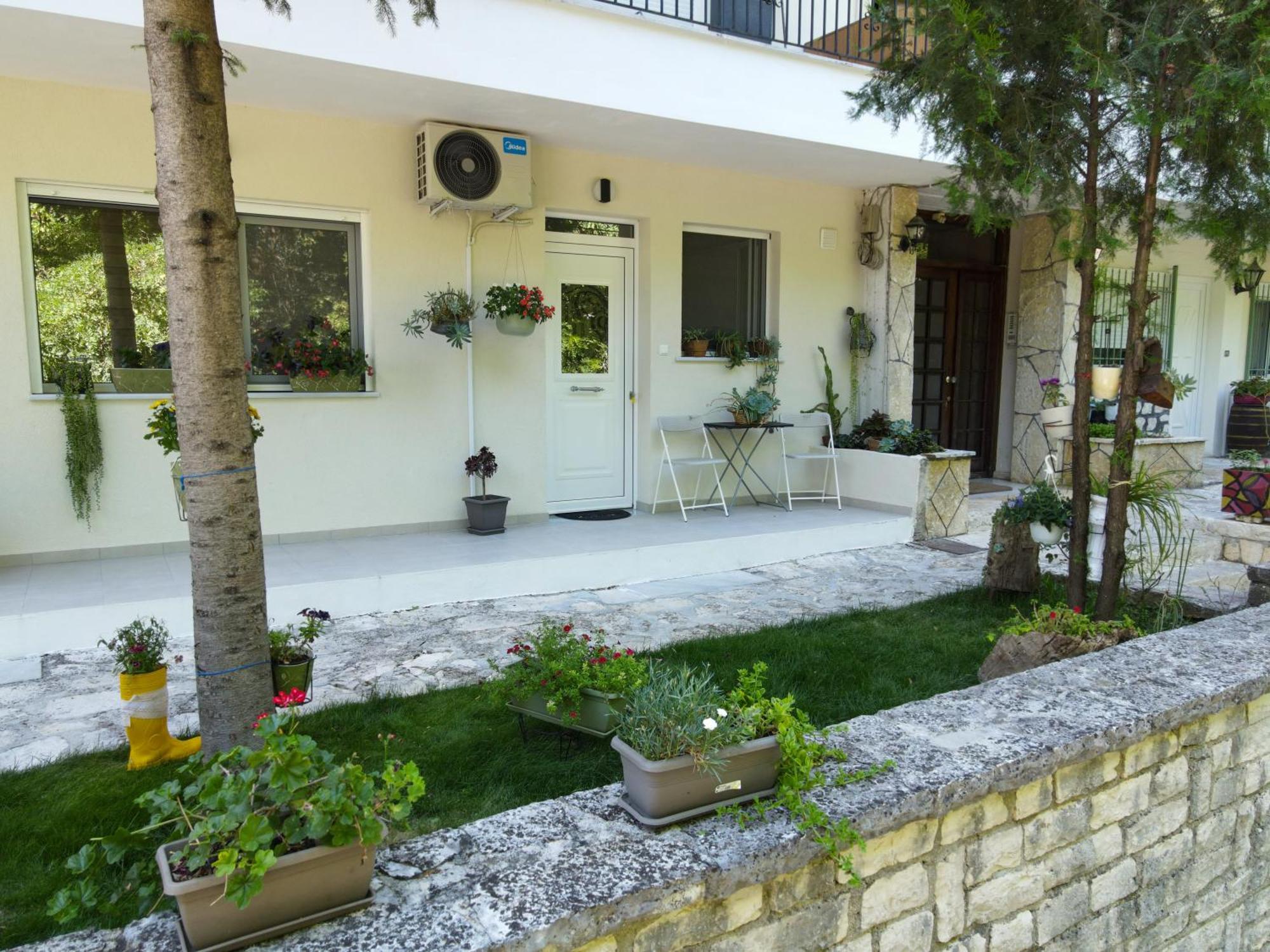 Garden Appartment Ioannina Exterior photo